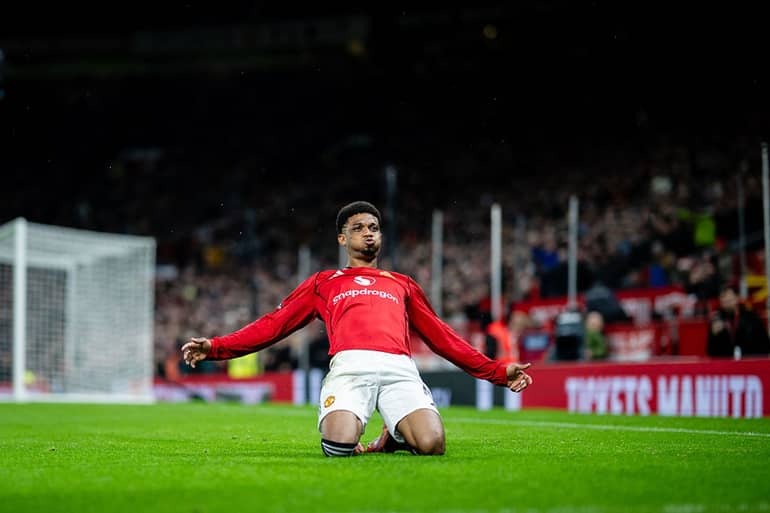 “Công làm thủ báo”, MU mất điểm dưới cơn mưa bàn tại Old Trafford “Công làm thủ báo”, MU mất điểm dưới cơn mưa bàn tại Old Trafford
