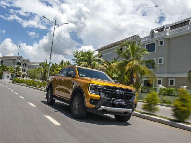 Ford ưu đãi 100% lệ phí trước bạ cho khách hàng mua xe xehay ford uu dai 011225 3.jpg