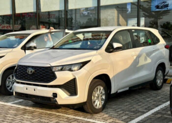 xehay innova cross moi 011225 2.jpg