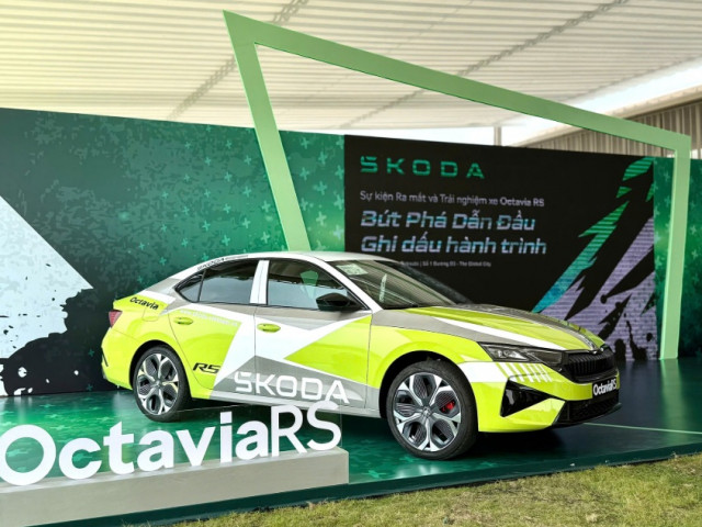 Sedan hiệu năng cao giá 1,608 tỉ đồng xehay skoda octavia 221225 1.jpg