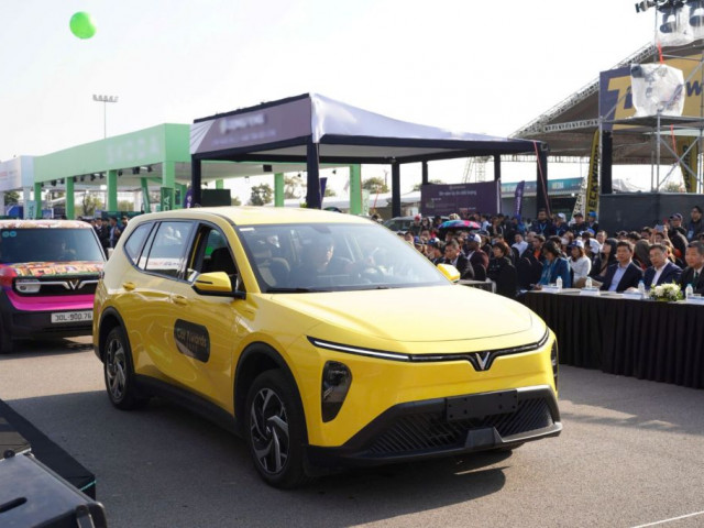 VinFast giới thiệu hệ sinh thái giao thông xanh tại Vietnam Mobility Show 2025 xehay vf trien lam 271225 4.jpg