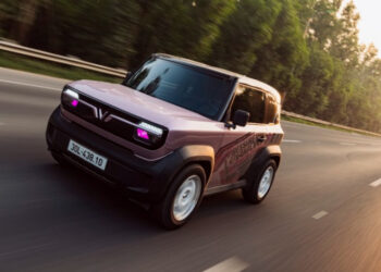 xehay xe ban chay nhat phan khuc 181225 7.jpg