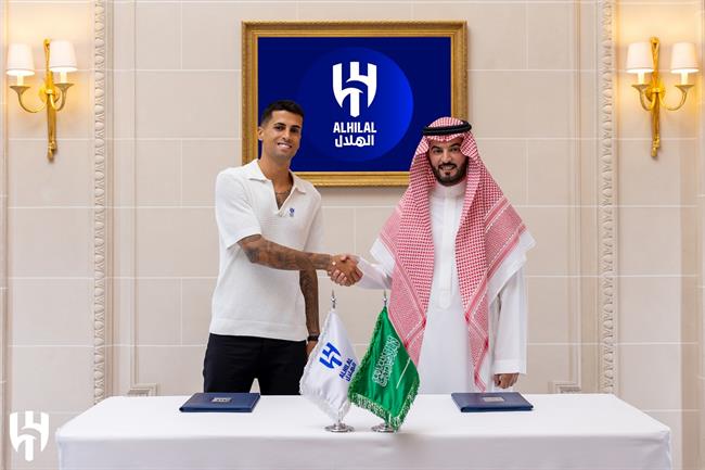 al hilal len ke hoach ban joao cancelo chi sau 1 nam.jpg