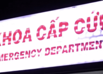 bat bao dong do cuu be gai bi loc da hiem gap sau tai nan giao thong 1291.png