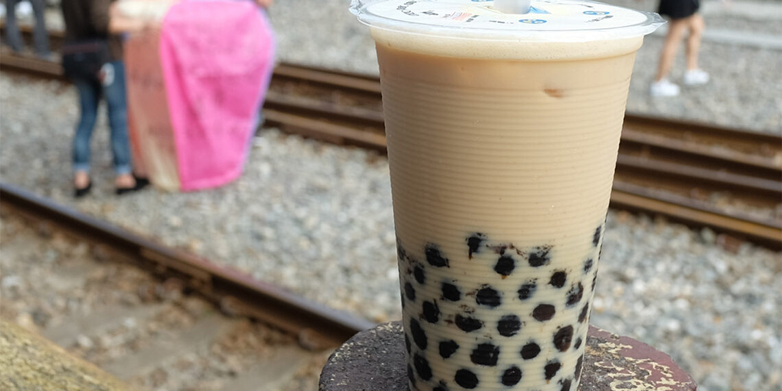 bi sac tra sua tran chau nguoi dan ong hon me sau cap cuu suot 21 ngay 1646.jpg