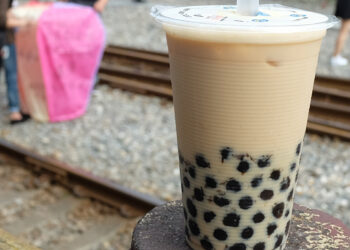 bi sac tra sua tran chau nguoi dan ong hon me sau cap cuu suot 21 ngay 1646.jpg