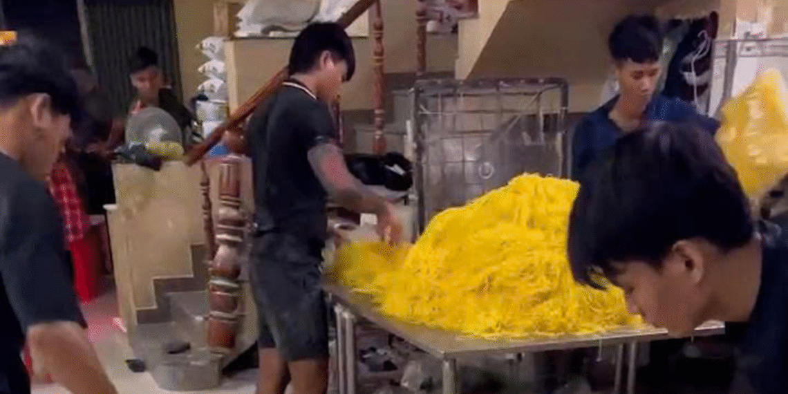 Chất cấm trong mì sợi ở TPHCM, nguy cơ ngộ độc, vô sinh và ung thư rình rập chat cam trong mi soi o tphcm nguy co ngo doc vo sinh va ung thu rinh rap 1098.png