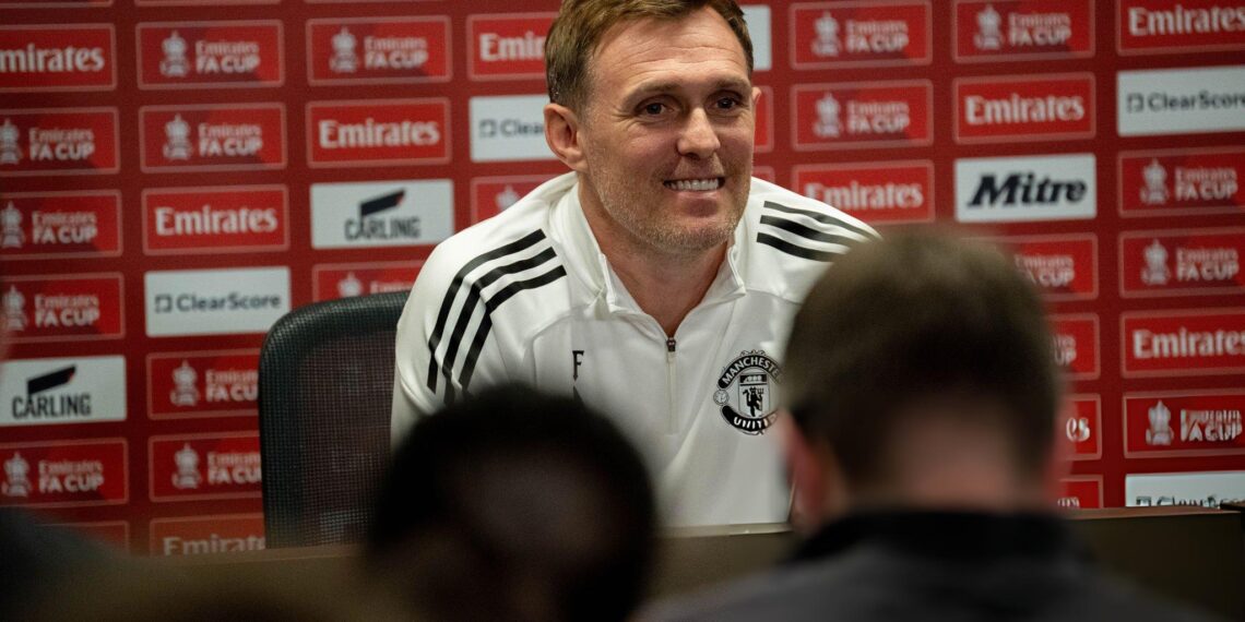 chinh darren fletcher cung chua biet gi ve tuong lai tai mu.jpg