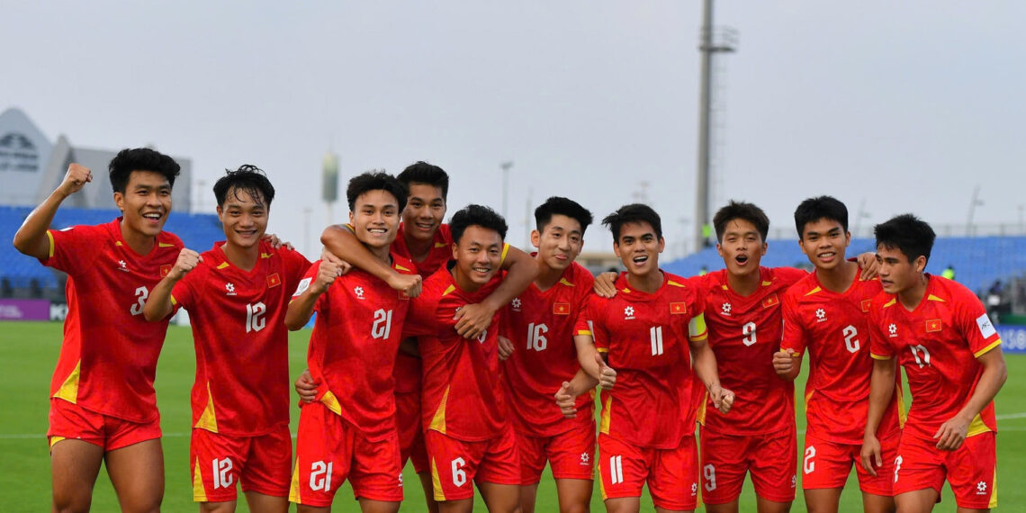 doi hinh u23 viet nam dau u23 uae hlv kim sang sik gay bat ngo 1563.jpg