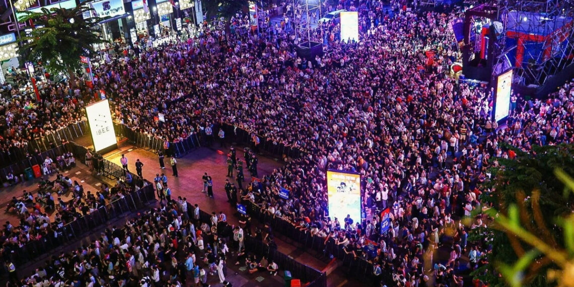 du lich tphcm thang lon dip tet duong lich doanh thu hon 2 1315.jpg