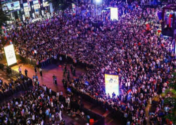 du lich tphcm thang lon dip tet duong lich doanh thu hon 2 1315.jpg