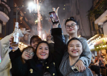 ha noi don luong khach dong chua tung thay dip tet duong lich 2026 1469.jpg