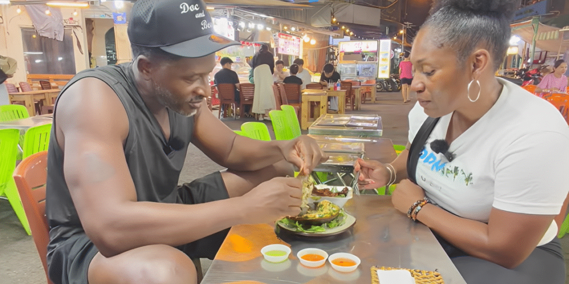 khach my thu dac san 16 chan 4 mat o tphcm tu so hai den nuc no khen ngon 2086.png