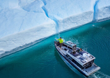 khach viet ghe hon dao lon nhat the gioi ngam ca voi va mat troi luc nua dem 1650.jpg