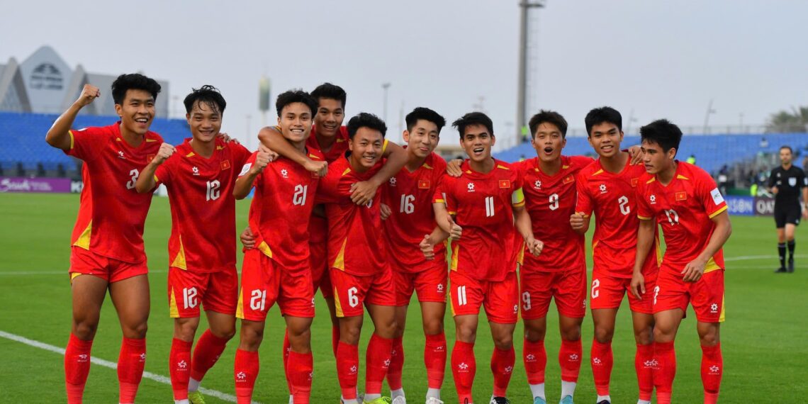 nghe thuat dung nhan cua hlv kim sang sik.jpg