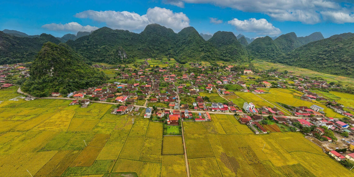 nghi tet toi lang du lich tot nhat the gioi cach ha noi chi vai tieng lai xe 1675.jpg