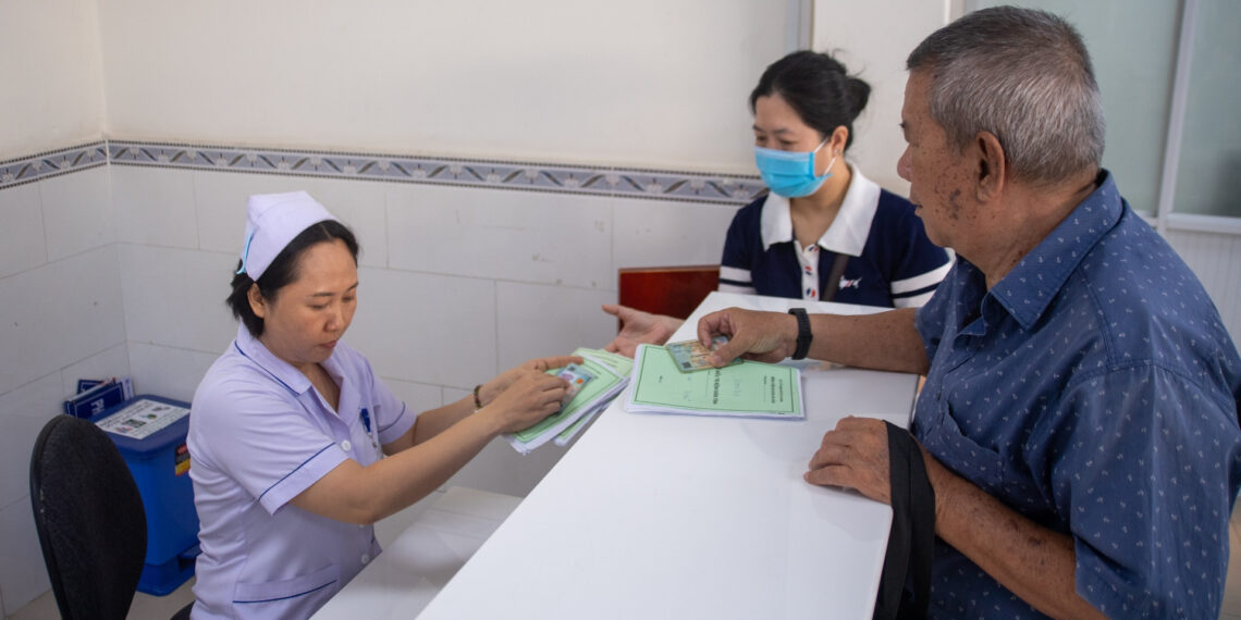 nguoi dan tphcm duoc chon lai noi kham benh sau khi 25 trung tam y te giai the 2214.jpg