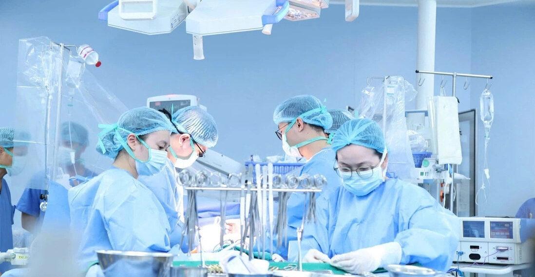 nu dieu duong dot quy trong ca truc va quyet dinh lay dong tu gia dinh 906.webp.jpeg