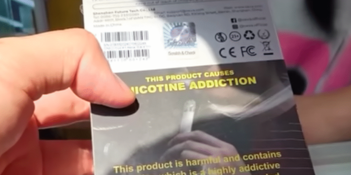 phat truc tiep nguoi su dung thuoc la dien tu thuoc la nung nong 2811.png
