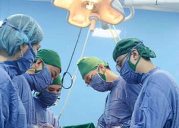 phau thuat cuu nam benh nhan mac ung thu hiem gap 426.jpg