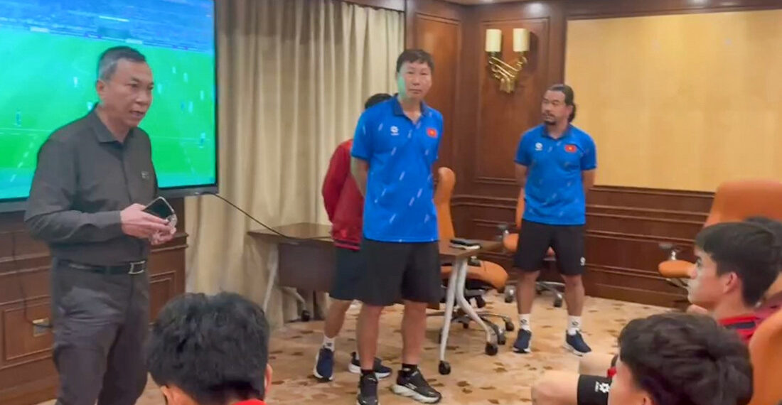 sep lon vff canh bao u23 viet nam truoc tran dau saudi arabia 2437.jpg