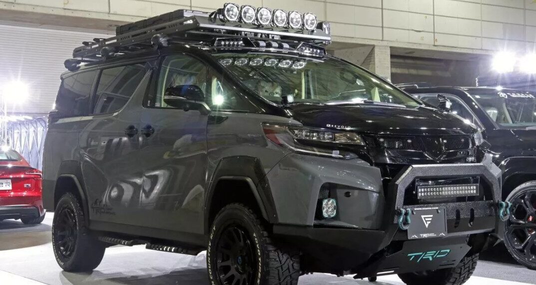 toyota alphard 4x4 jpg.16025.jpeg