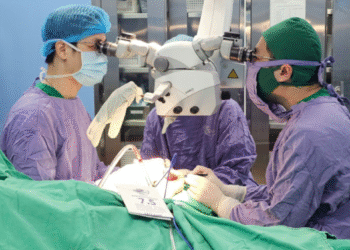 vi phau cuu ban tay suyt bi cat cut 2392.png