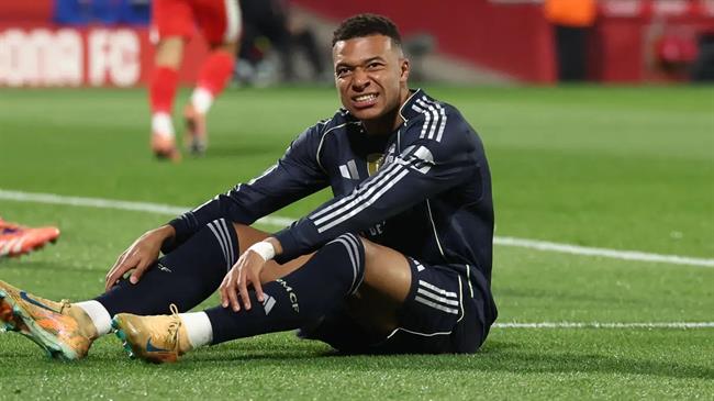 xabi alonso tiet lo thong tin dang ngai ve kylian mbappe.jpg