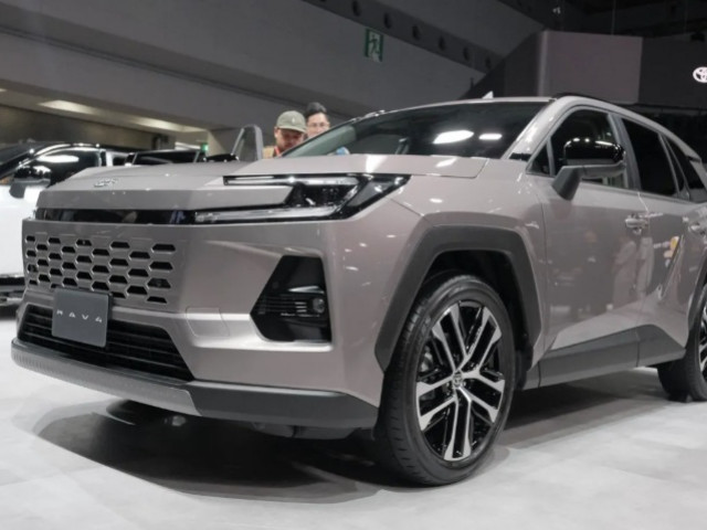 Có AWD, hybrid chia 2 lựa chọn Có AWD, hybrid chia 2 lựa chọn