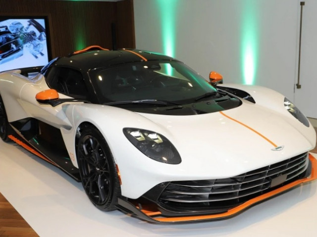 Siêu xe hybrid mạnh hơn 1.000 mã lực, giá từ 21,62 tỷ VNĐ xehay valhalla nb 080126 12.jpg