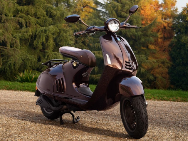 Vespa 946 Horse sẽ về Việt Nam vào đầu tháng 2/2026: Phiên bản giới hạn chỉ 888 xe cho năm Bính Ngọ Vespa 946 Horse sẽ về Việt Nam vào đầu tháng 2/2026: Phiên bản giới hạn chỉ 888 xe cho năm Bính Ngọ