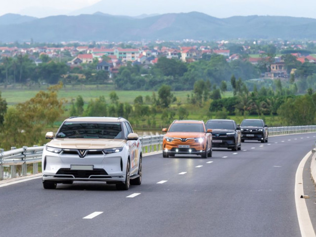 VinFast ra mắt gói dịch vụ thông minh VF Connect: Nâng tầm trải nghiệm cá nhân hóa trên xe điện xehay vf connect 150126 2.jpg