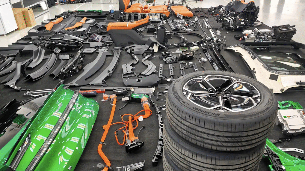 Xiaomi livestream cảnh tháo dỡ xe điện để đập tan tin đồn và chứng minh chất lượng xiaomi png.15754.png