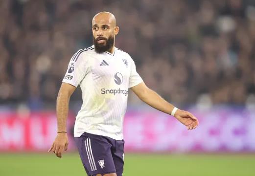 Arsenal và Chelsea đáng lẽ ra phải chiêu mộ Bryan Mbeumo 10 1302094924.png