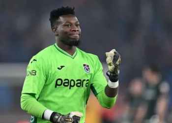 Edwin van der Sar bất ngờ chia sẻ về Andre Onana 4 2302174105.png