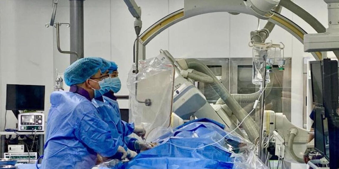 4 ca nhoi mau co tim cap trong ngay giao su canh bao dau hieu thuong bi bo qua 454.jpg