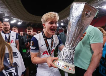 Tottenham có câu trả lời cho Chelsea vụ Lucas Bergval 5 1502072921.png