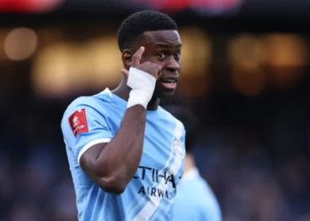 Man City chế giễu MU sau chiến thắng trước Salford City 7 1502214154.png