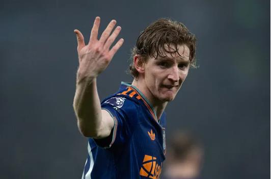 Anthony Gordon có câu trả lời cho Arsenal 8 2002093324.png