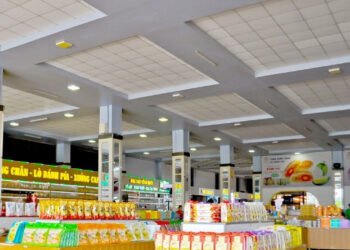 an gi nghi o dau tren cung duong du lich mien tay 1832.jpg