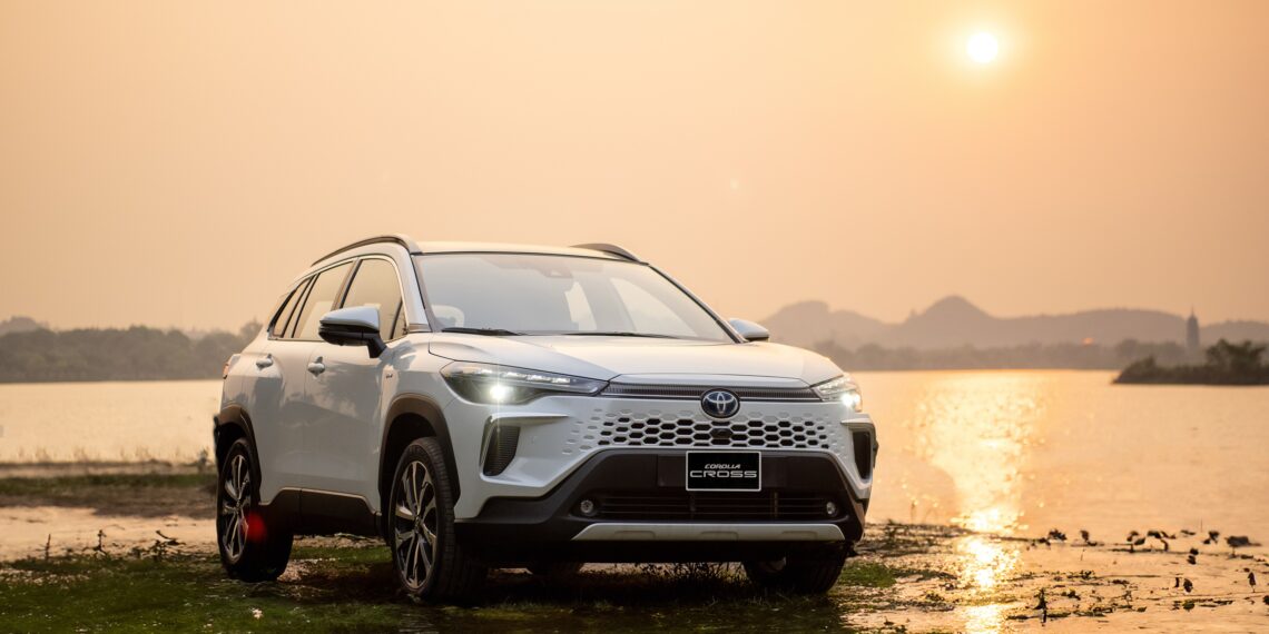 Khi giá thành không còn là rào cản, người tiêu dùng Việt an tâm lựa chọn xe Toyota Hybrid
