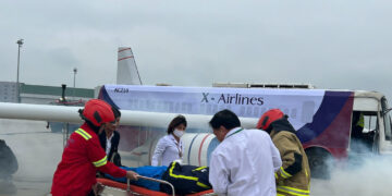 bac si chia se ve tinh huong y te khan nguy cuu nguoi nghet tho o san bay 1636.jpeg