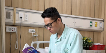 bac si tre vung cao xuc dong trong ngay tro ve tu cua tu 611.jpg