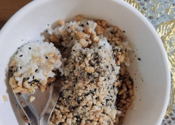 be 4 tuoi dot ngot tim tai phai cap cuu khi dang an com muoi vung 525.png