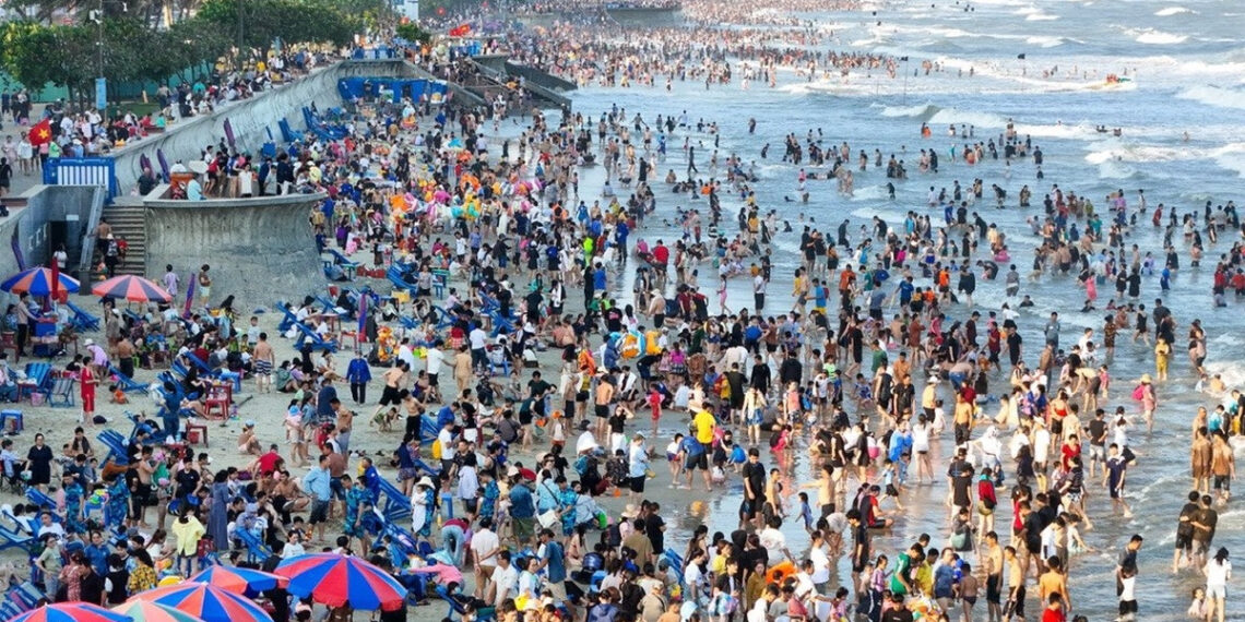 bien vung tau chat kin chieu mung 4 tet khach do ve tang dot bien 66 1230.jpg