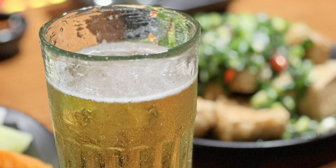 cac chuyen gia chi ten 5 do uong am tham gay hai cho duong ruot 1730.jpg