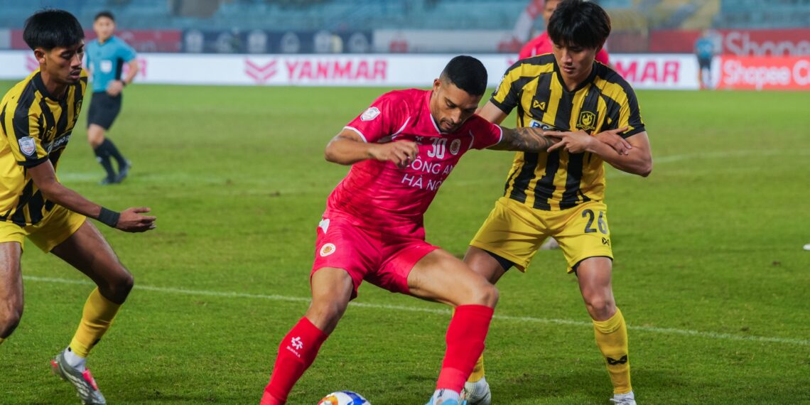 cahn muon thang clb manh cua singapore tai cup chau a.jpg