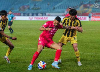 cahn muon thang clb manh cua singapore tai cup chau a.jpg