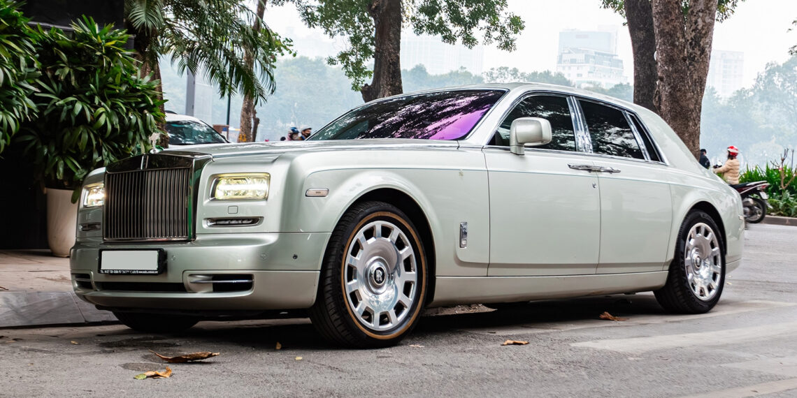 Cận cảnh xe siêu sang Rolls-Royce độc nhất thế giới của doanh nhân Hà Nội can canh xe sieu sang rolls royce doc nhat the gioi cua doanh nhan ha noi 877.jpg