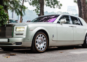Cận cảnh xe siêu sang Rolls-Royce độc nhất thế giới của doanh nhân Hà Nội can canh xe sieu sang rolls royce doc nhat the gioi cua doanh nhan ha noi 877.jpg